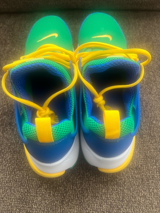 Nike Kids Teal Mesh Sneakers with Bright Yellow Accents main image 6